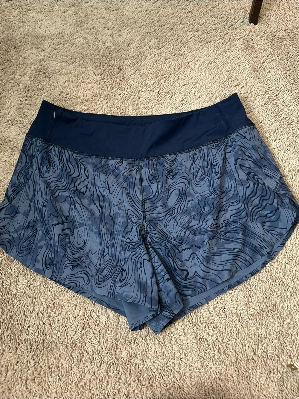 Athleta Run With It Lined Blue Violet Printed Marble Shorts 3.5” Inseam Size L